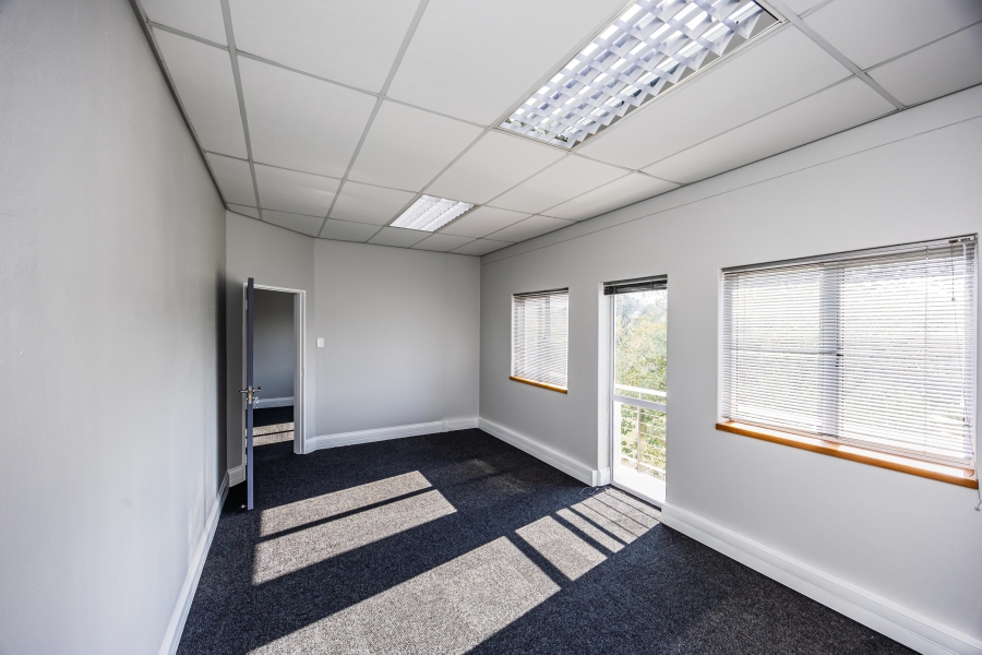 To Let Commercial Property for Rent in Selborne Eastern Cape